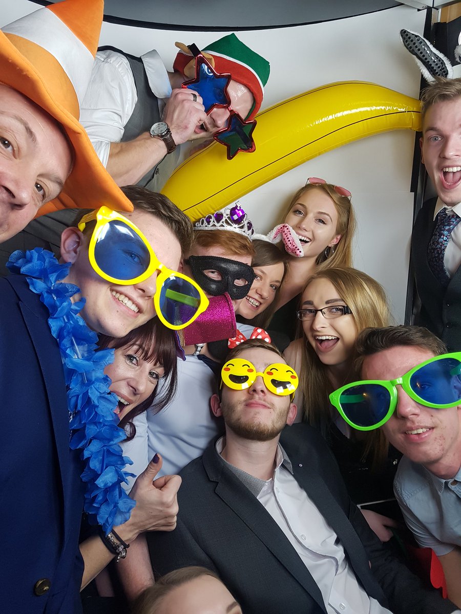 So this happened last night.. our new Booth champions! They managed to squeeze an impressive 12 people in the booth and all 12 faces in the shot! Whoop whoop! 🎉 Well done everyone 🖒