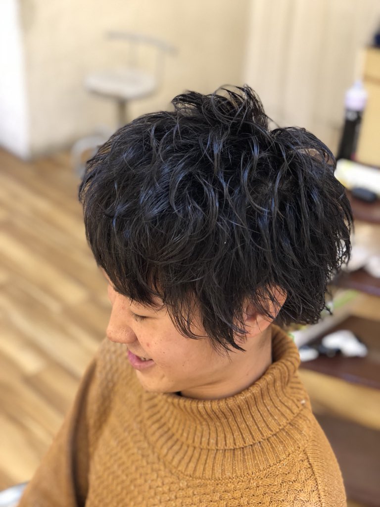 宮川太志 Hairmakefrei 代表 No Twitter 動きにくい髪も動く パーマってクリクリ おばちゃんみたいとか思ってないですか パーマもたくさん種類があるしたくさんやり方があります やりたいスタイルによって巻き方も変わります ぜひお待ちしてます B2cメンズ
