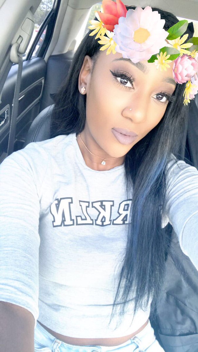 TheRealRondaaaa's tweet photo. Let me slide in there real quick๐ธ๐พ๐#BlackQueensOfBCU https://t.co/4bJGS8ndNj