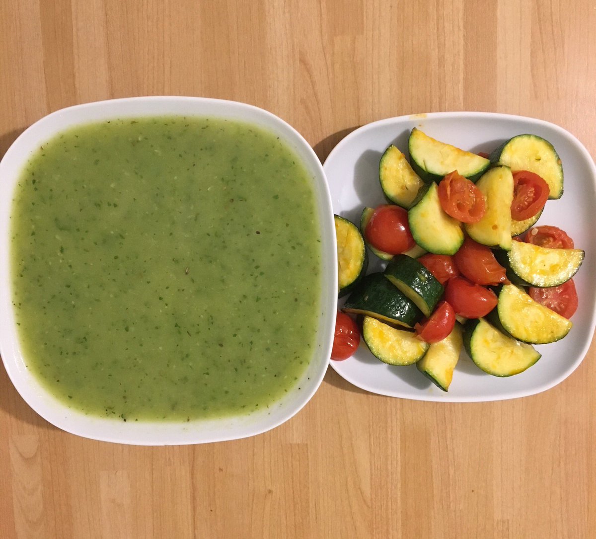 ahappyvegan_'s tweet photo. Courgette soup with fried courgette and tomatoes on the side ππ #tasty #dinner #plantbased #roadtoplantbased https://t.co/4aoBuv2mBW