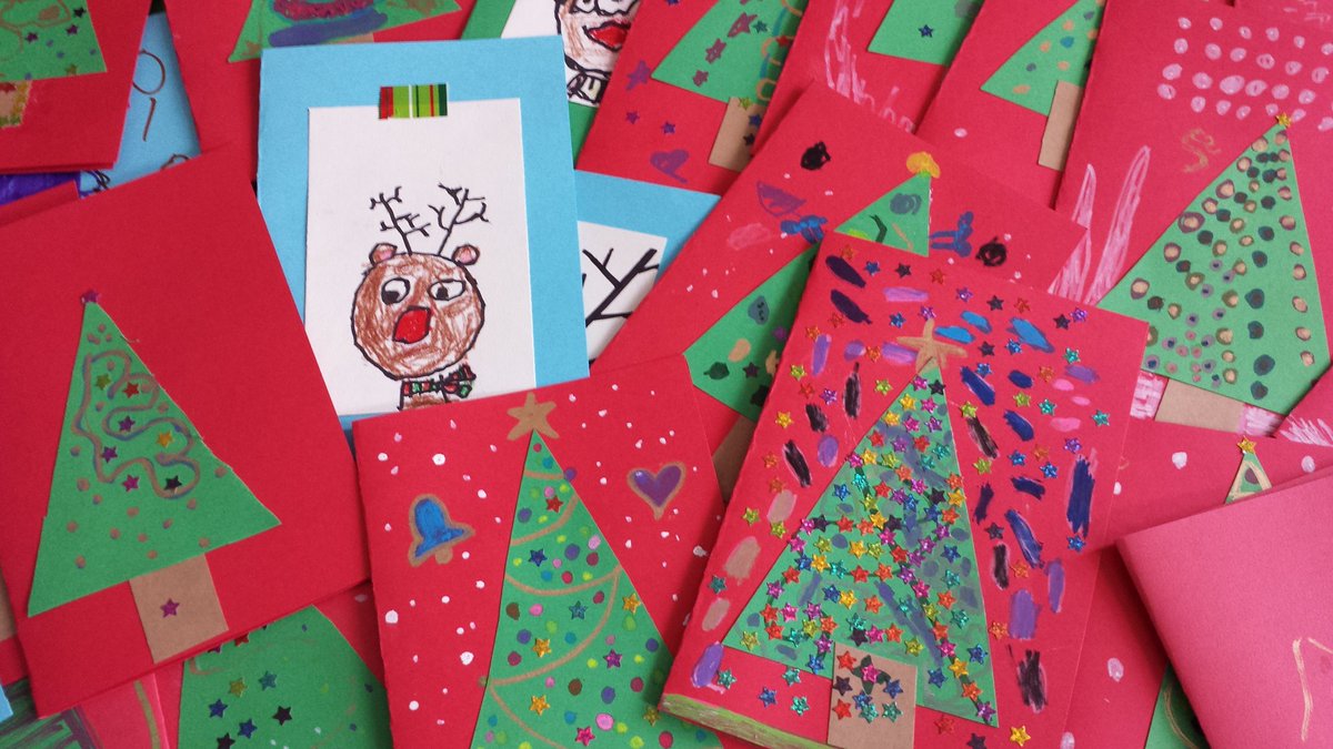 MrsPBrown403's tweet photo. Thank you Windsong Hts Kindergarten for ypur beautiful cards.. @UcanMakeItMerry #makeitmerry https://t.co/G6ieWfU8ON