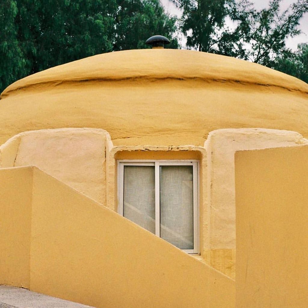 Today’s morning color inspiration! ✨ #yellow
Image captured by @clementevb .
.
.
.
#yellow #minimalism #minimalzine #architecture #design #35mm #archdaily #arch_more #noicemag #rentalmag #somewheremagazine #archilovers #colorlovers #colorlove #color … ift.tt/2BQZK19