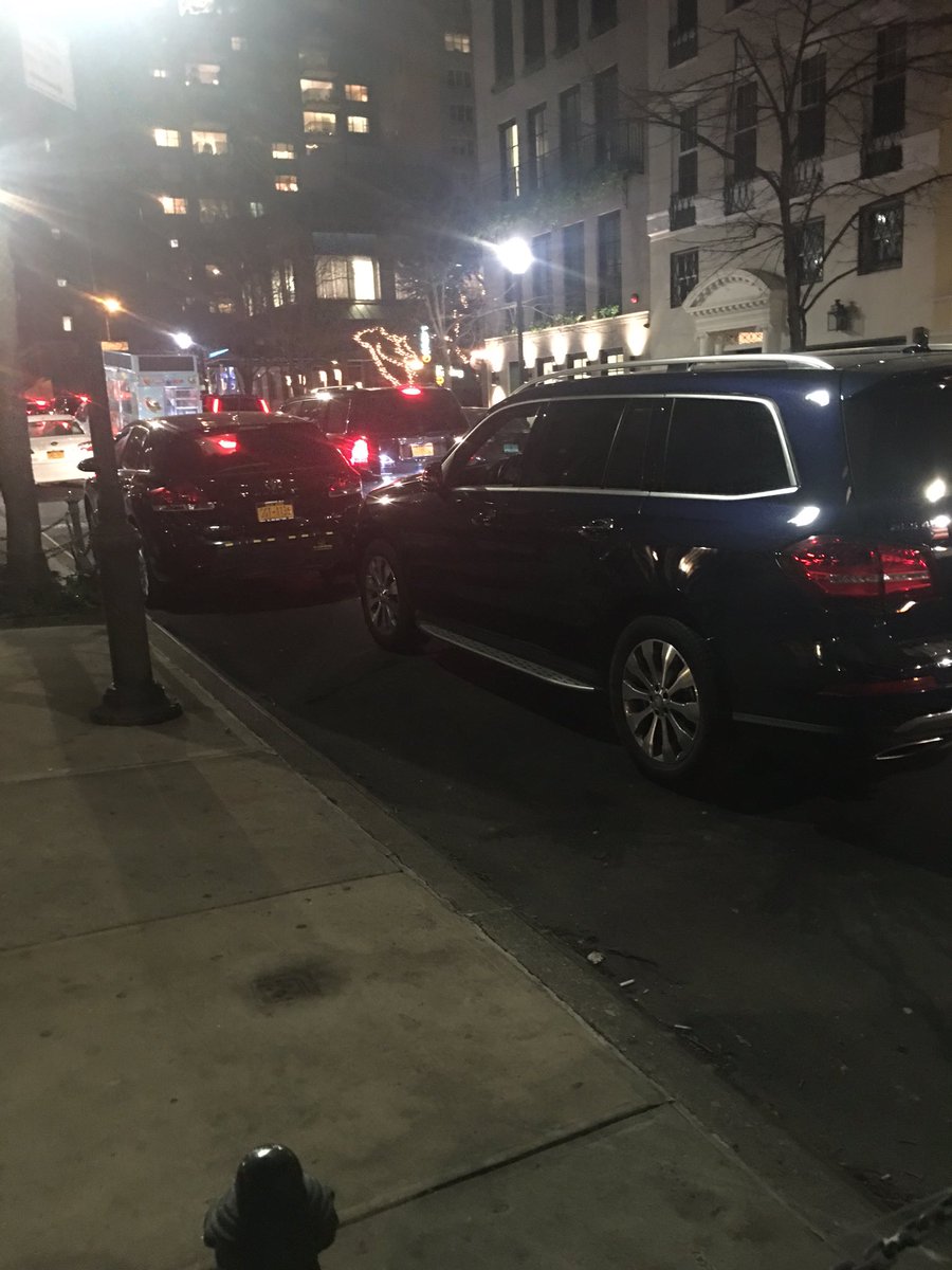 Gus4NY's tweet image. Weak. Very weak #parallelpark