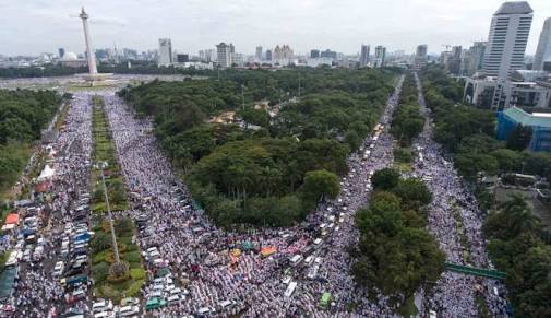 VoldemortID's tweet photo. @argha_ku @iwanfals Monas doang gak bisa. Tapi kalau tembus HI kayak gini beda :)) https://t.co/FtEsCXAHNM