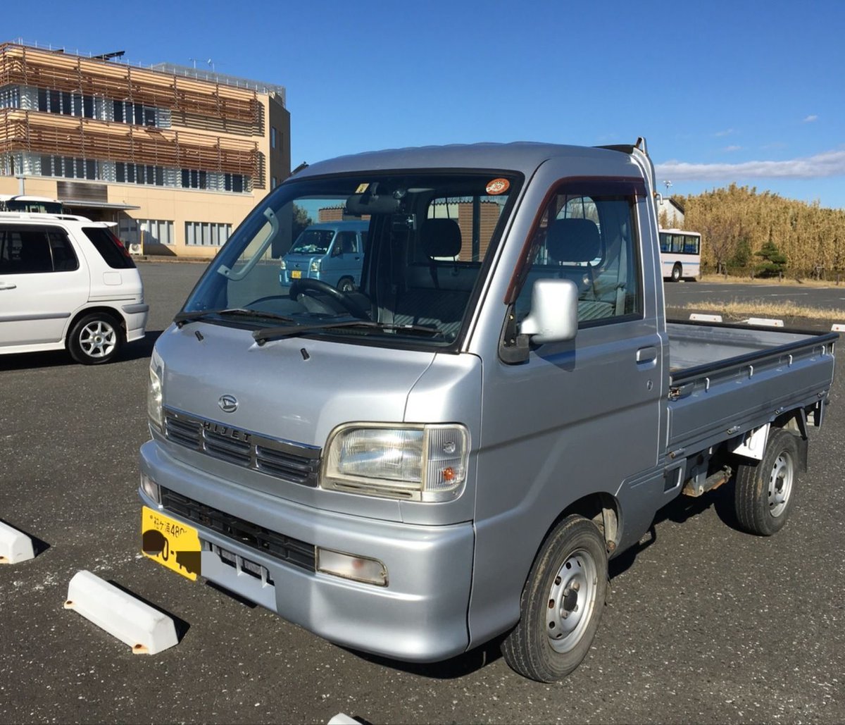 ট ইট র Carnny 認定車両 軽トラ アップしました 先日状態検査をした ハイゼットトラック の査定表と内外装写真をサイト上にアップいたしました 趣味にも大活躍で走りの5速 車両価格28万円 みなさん 軽トラライフ始めてみませんか T Co