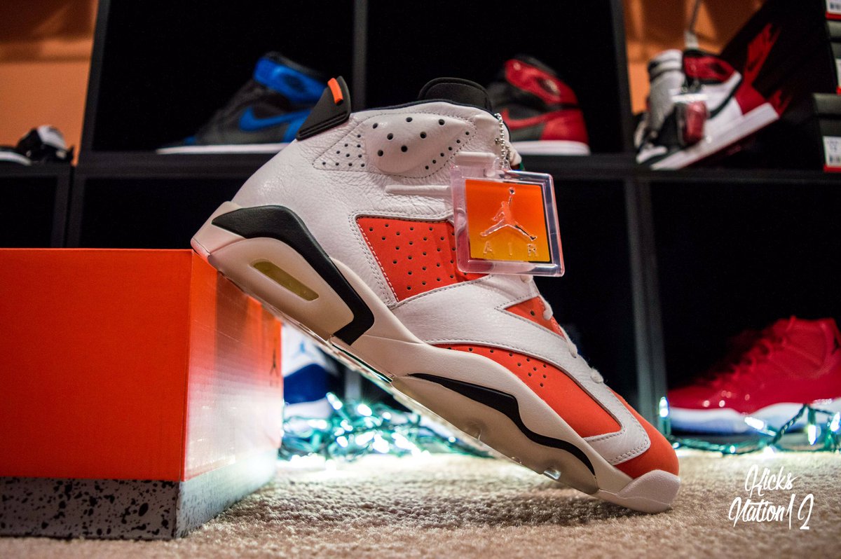 KicksNation12's tweet photo. Fresh out of the 📦 #Gatorade #Jordan #JordanGatoradeCollection #LikeMike #Jordan6 #TeamJordan #JordanCollection // @Jumpman23 @J23app https://t.co/6T1qtAPCEv