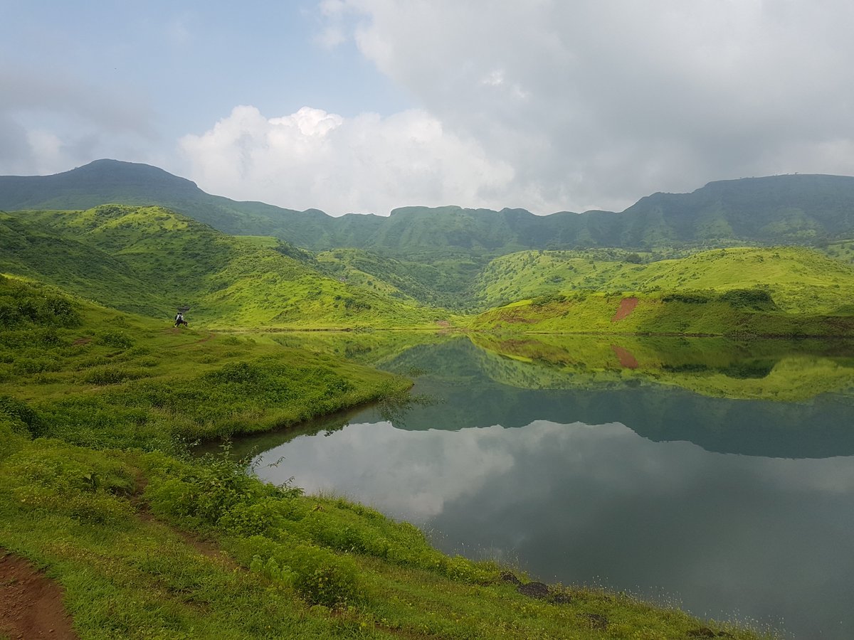 prajektor's tweet image. Trek to #garbettplateau is one of the easiest trails in the western ghats and is easily accessible by the Mumbai local . In view, Dhom lake that forms the base point for the trail. My recommendation, only visit in monsoons. #WanderlustWednesday #reflections #travel #Throwback