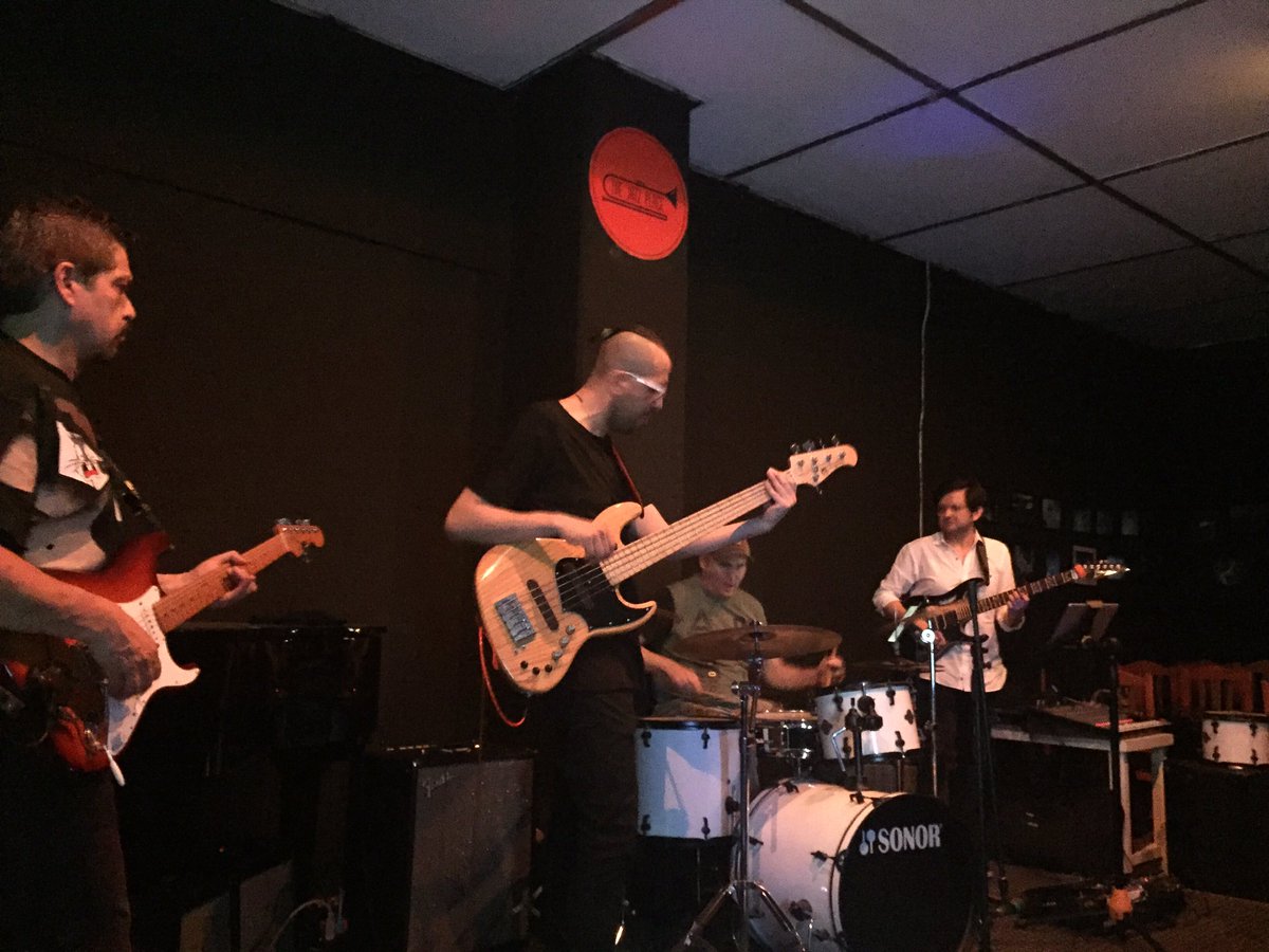 jazz_place's tweet photo. @ivanbarrerabass con su nuevo proyecto https://t.co/E2A1LNZXXg