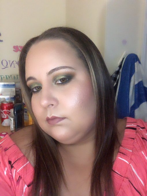 My first green Smokey eye. Watched @Jaclynhill while doing it. I&rsquo;m proud of myself. https://t.co/Njc<a class="tags" target="_blank" title="On Twitter" href="/?out=eyJ0eXAiOiJKV1QiLCJhbGciOiJIUzUxMiJ9.eyJpYXQiOjE3MzIyNDEyODYsImlzcyI6InR3cG9ybnN0YXJzLmNvbSIsIm5iZiI6MTczMjI0MTI4NiwiZXhwIjoxNzYzNzc3Mjg2LCJyZWRpcmVjdF91cmwiOiJodHRwczovL3R3aXR0ZXIuY29tL0phY2x5bmhpbGwifQ.fXKRffs3XzWlFXWDZVhug1WJzF_I-6MuGiqj8WG3N0cKF_jfhuMDdPmkxo3Y8r_E6NT9ZOWHpaMpm5Kn2D_M6A">@Jaclynhill</a><a href="/tag/newprofilepic"class="tags"><span>#newprofilepic</span></a>