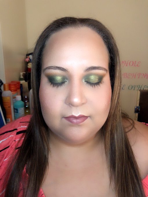 My first green Smokey eye. Watched @Jaclynhill while doing it. I&rsquo;m proud of myself. https://t.co/Njc<a class="tags" target="_blank" title="On Twitter" href="/?out=eyJ0eXAiOiJKV1QiLCJhbGciOiJIUzUxMiJ9.eyJpYXQiOjE3MzIyNDEyODYsImlzcyI6InR3cG9ybnN0YXJzLmNvbSIsIm5iZiI6MTczMjI0MTI4NiwiZXhwIjoxNzYzNzc3Mjg2LCJyZWRpcmVjdF91cmwiOiJodHRwczovL3R3aXR0ZXIuY29tL0phY2x5bmhpbGwifQ.fXKRffs3XzWlFXWDZVhug1WJzF_I-6MuGiqj8WG3N0cKF_jfhuMDdPmkxo3Y8r_E6NT9ZOWHpaMpm5Kn2D_M6A">@Jaclynhill</a><a href="/tag/newprofilepic"class="tags"><span>#newprofilepic</span></a>