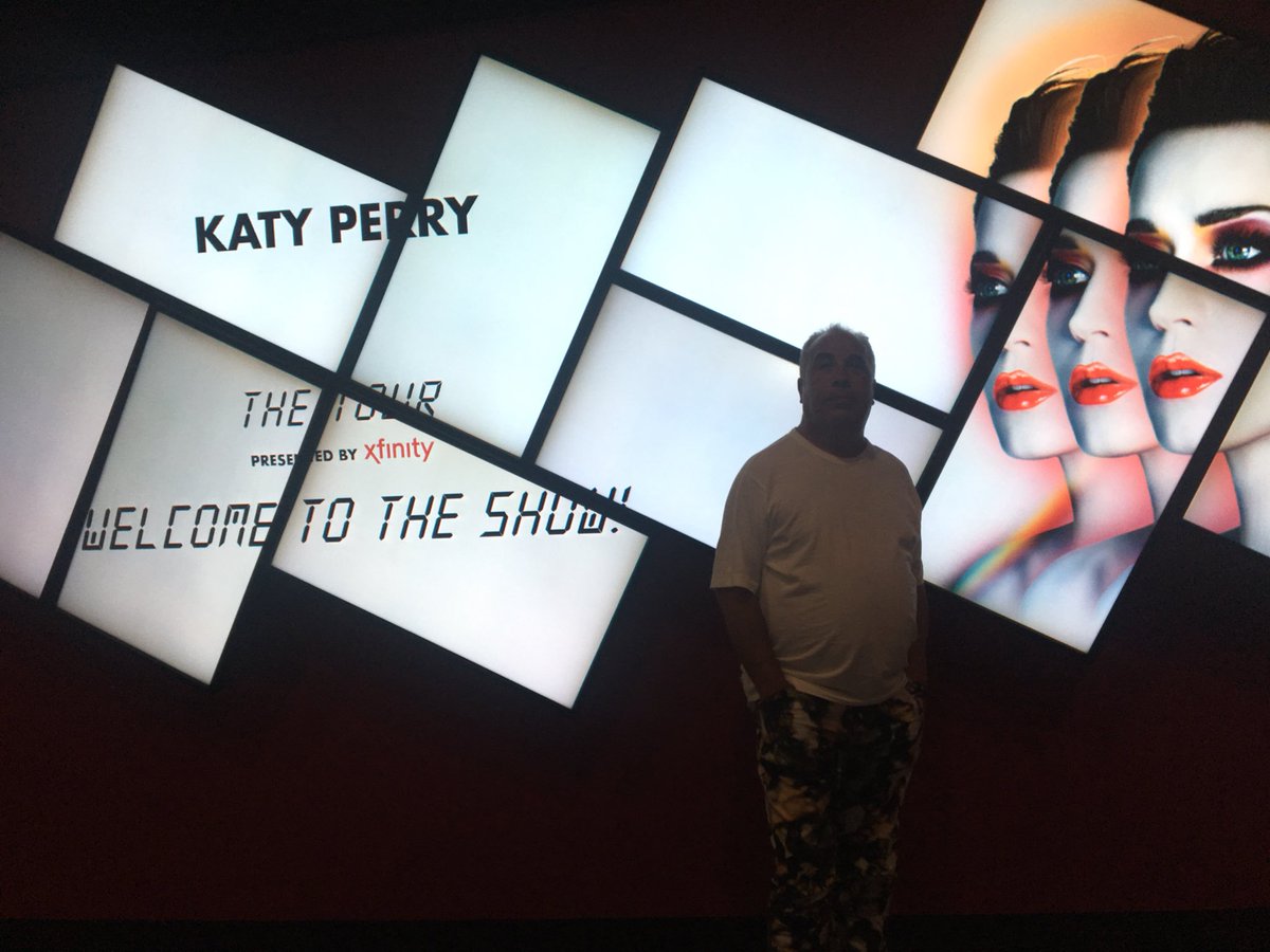 Katy Perry gonna swish swish 😊