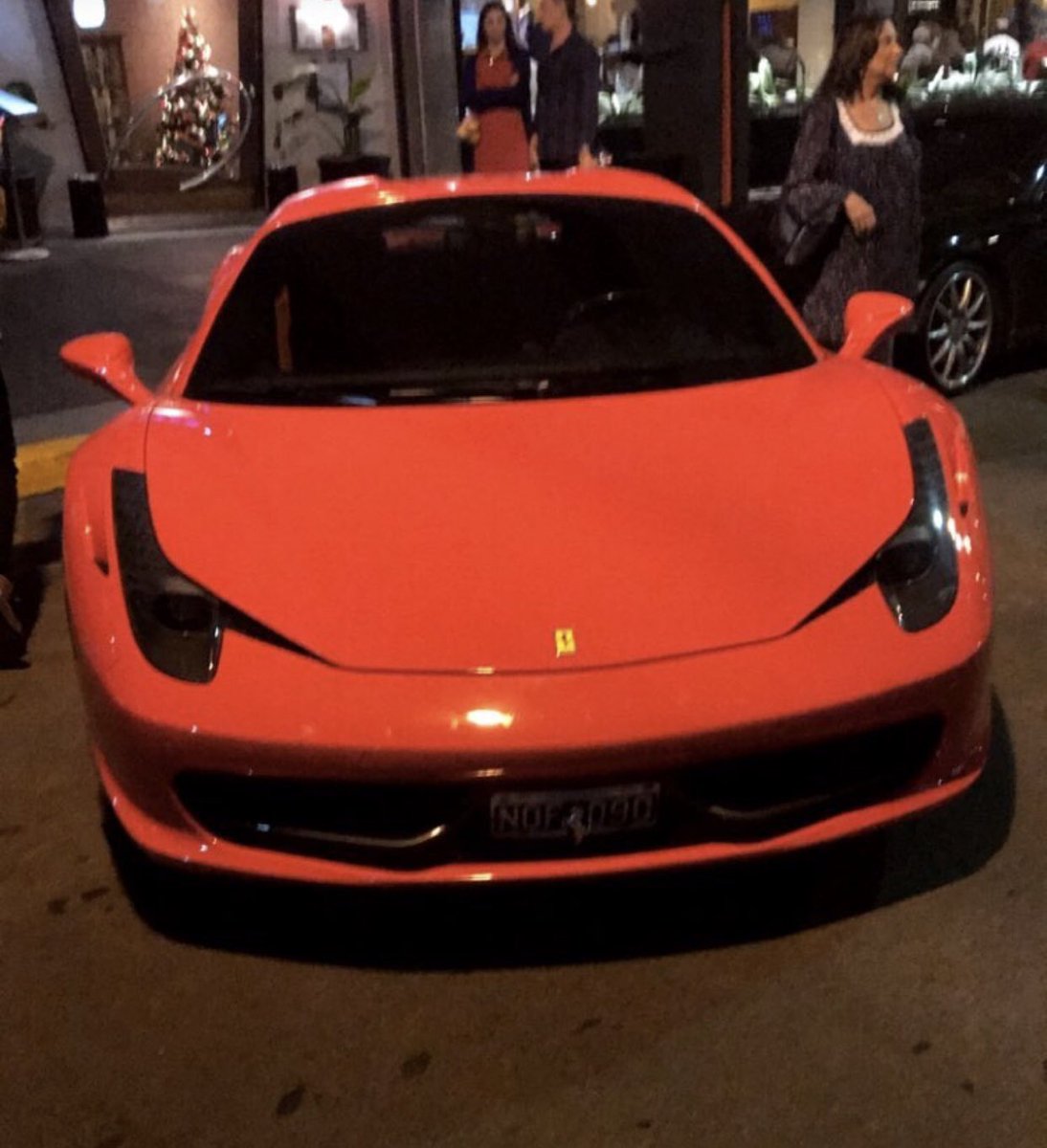 ElyRasic's tweet photo. @Ferrari Buenos Aires ti amo. città esclusiva. @gcba @PiegariAr @FSBuenosAires https://t.co/YhHj6eSeNH