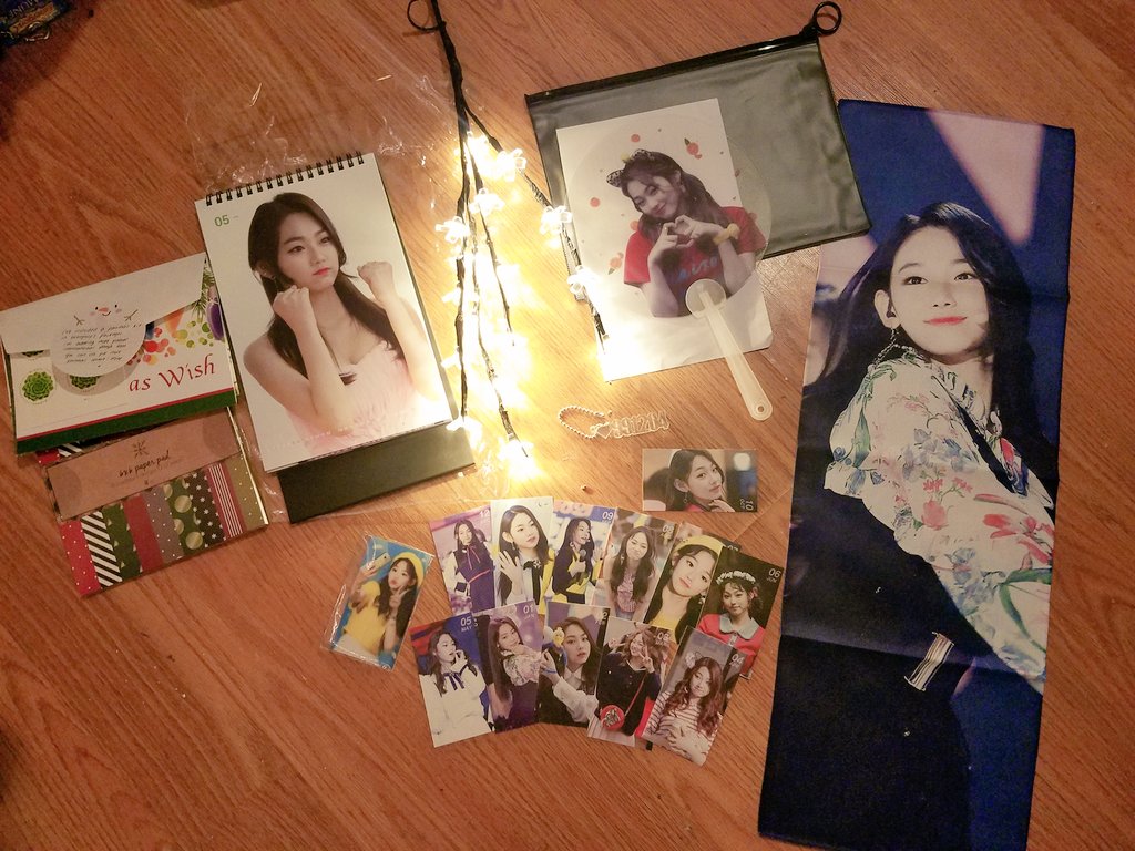 katomito's tweet photo. Lovely mina goods from  @KANGMINAnet 's mina bday support arrived! ♡ 
Thank you always so SO MUCH @jellyfished9 for running the US GO! It was super kind of you to also send a fanmail kit! It is the amazing and sweet people like you making the world so bright♡ https://t.co/43s61CCcpE