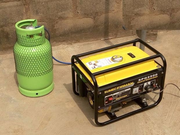 club080's tweet photo. Say GOODBYE to PETROL! Run your gen on cooking gas. 12.5kg of gas gives you up to 40hrs of electricity - about 8 days if you do an average of 5hrs/day. Gas is Cheaper, Safer, Cleaner, Greener &amp; always available! See video @ https://t.co/SSbLsU5YIH Call/ WhatsApp 08027196002 https://t.co/fPxi8oC3Z1