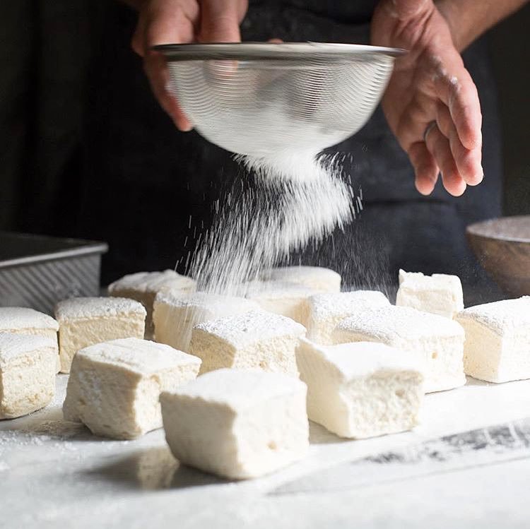 benhulet's tweet photo. I make sugar dance...and vice versa. #gimmethemallows #holidays 📸: @theurbanposer https://t.co/LFLOWfiPvz https://t.co/inPFYSMaCu