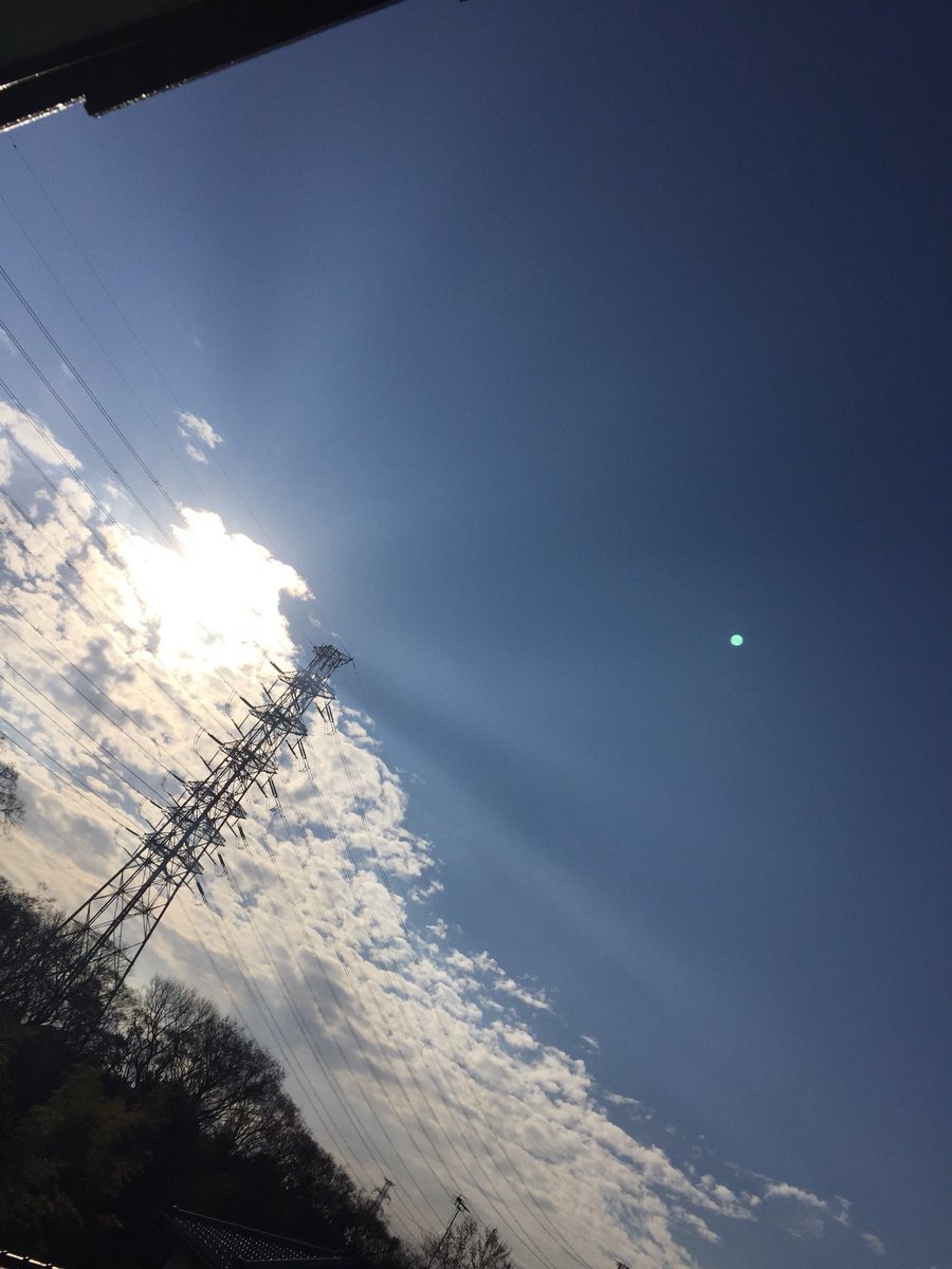 kimtaem's tweet photo. On Jonghyun’s funeral day, the moon turned Pearl Aqua– SHINee World’s fandom colour. https://t.co/b80y00jS57