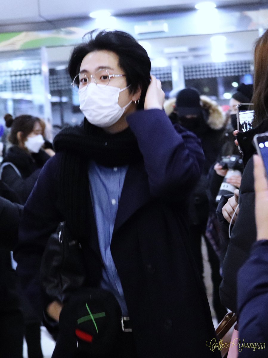 coffeeyoung333's tweet photo. ＊ 171220 김포출국 ＊

영재야 진짜 잘생겼어어ㅓㅓㅓㅓ ㅜㅜ💓

@GOTYJ_Ars_Vita

#GOT7 #갓세븐
#7for7 #TURNUP
#영재 #Youngjae https://t.co/4fHpTv8UEb
