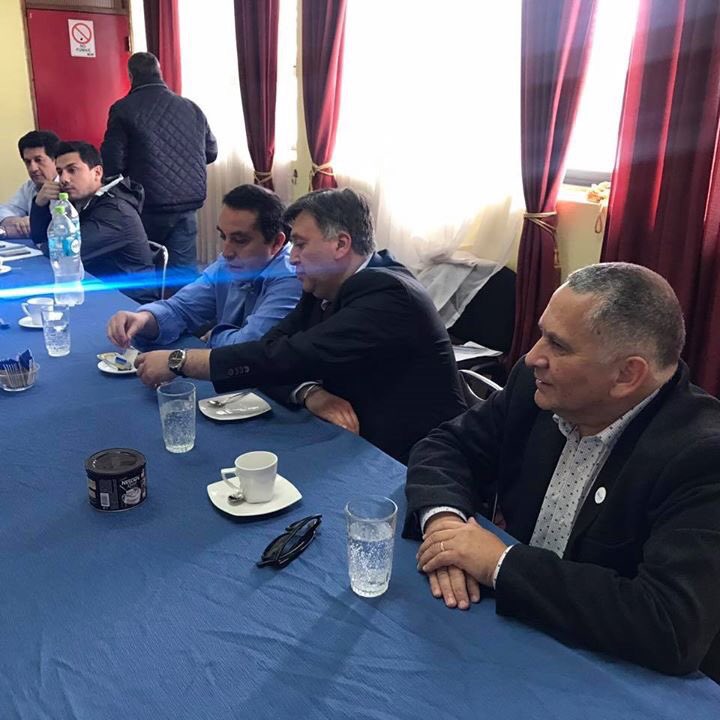 Alcalde_CGomez's tweet photo. En reunión de Alcaldes en Castro con funcionarios de la @subdere_x abordando modificación Planta Municipales https://t.co/KDOxXkoYJk