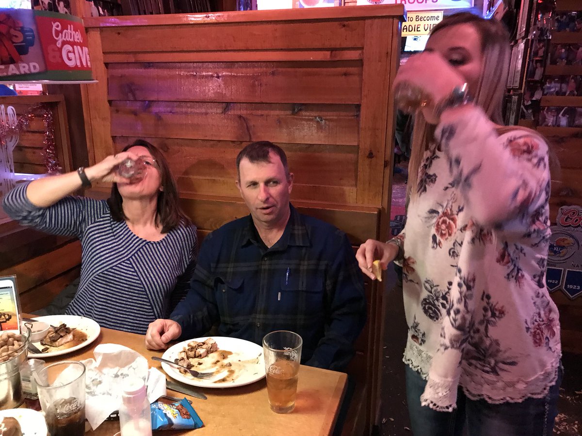 amberdburch's tweet image. My dads face shows extreme disappointment but i get my bad habits from my momma