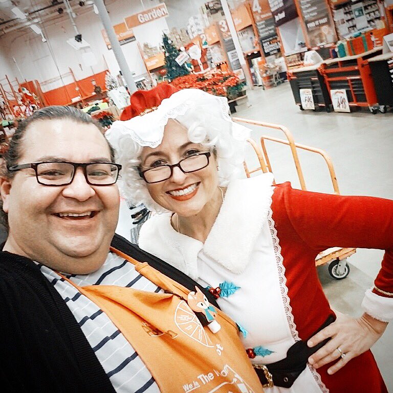 BecklerJoshua's tweet photo. Mrs. Claus stopped by for her online order before heading back to the North Pole. @HomeDepot https://t.co/UWCgX0zDsX