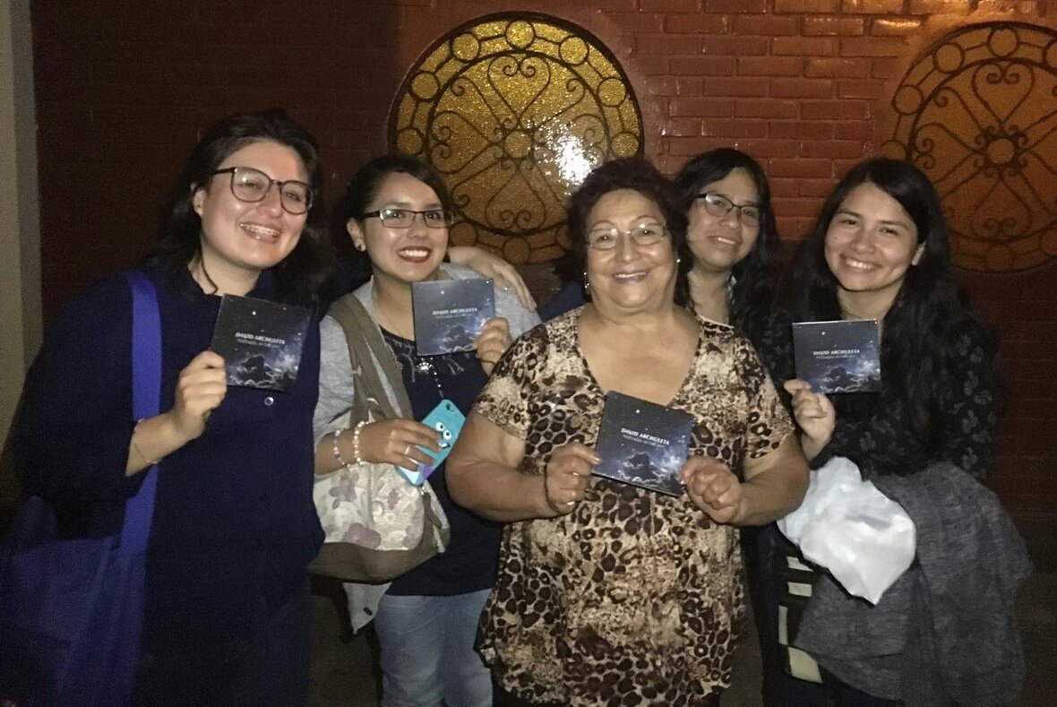 ximenablue_'s tweet photo. Today, we received 19 albums #PostcardsInTheSky that will go to 19 Peruvian Archies 💞🙌 #Peru @DavidArchie #HappyHolidays 😊 https://t.co/L3rpwQtuMR