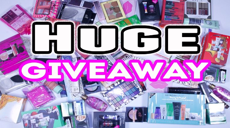 danielleraexo's tweet image. HUGE GIVEAWAY JUST WENT LIVE: youtu.be/unvufMMmXhg
