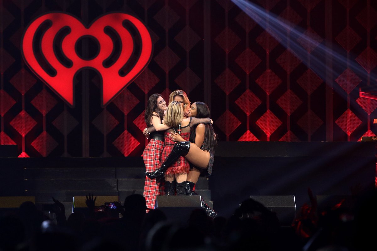 doitjauregui96's tweet photo. The girls is been quiet lately 😢 i miss them 😢❤💕 how are you doing girls? ❤ @FifthHarmony @LaurenJauregui @dinahjane97 @AllyBrooke @NormaniKordei https://t.co/qztJoOAsvV