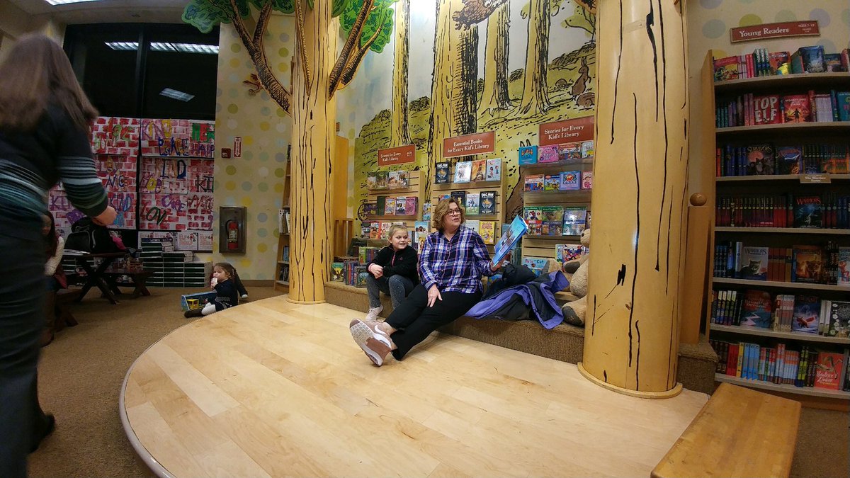 Reading a good book 5th grade event Barnes &amp;Noble <a href="/MTPSpride/">Middletown Township Public Schools</a> <a href="/rpfamily/">Royal Players</a>