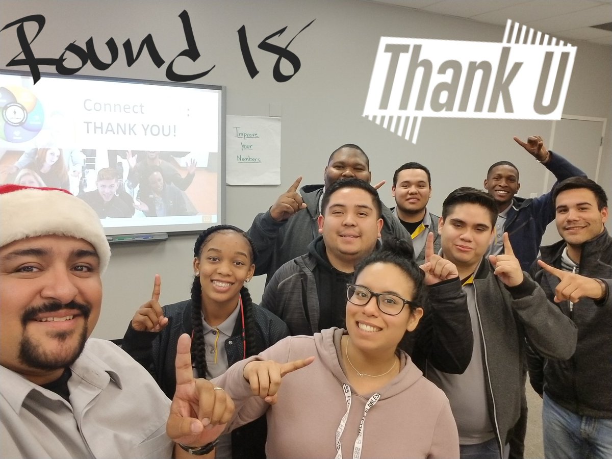 IvanArbizu's tweet photo. These #AmazingLA #SprintEmployees are ready to go #Aboveandbeyond for our customers! Come visit a local @sprint store today! #WorksForMe #SprintNow #WestSide #GettingBetterEveryDay https://t.co/GR3D8OJckW