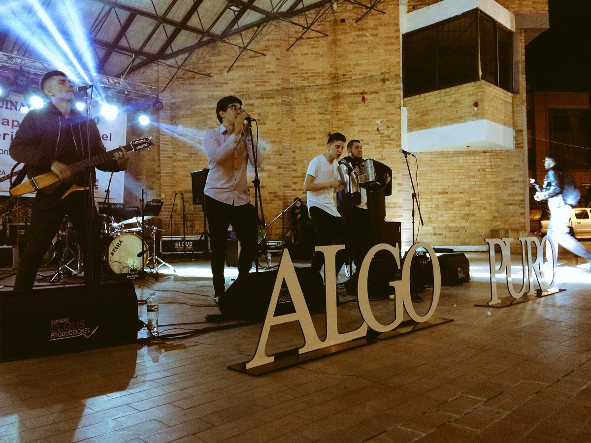 AguinaldoPaipa's tweet photo. #AEstaHora Disfrutamos de la presentación de @AlgoPuro en el #AguinaldoPaipano 🎤 El talento de #Boyacá brilla en #Paipa ✨ https://t.co/ZUdMkrA4LP