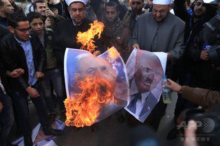 トランプの本性が現れた！
米国の本領＜恫喝外交＞

エルサレム首都認定、反対国への「資金供与減らす」 トランプ氏
afpbb.com/articles/-/315…
2017年12月21日