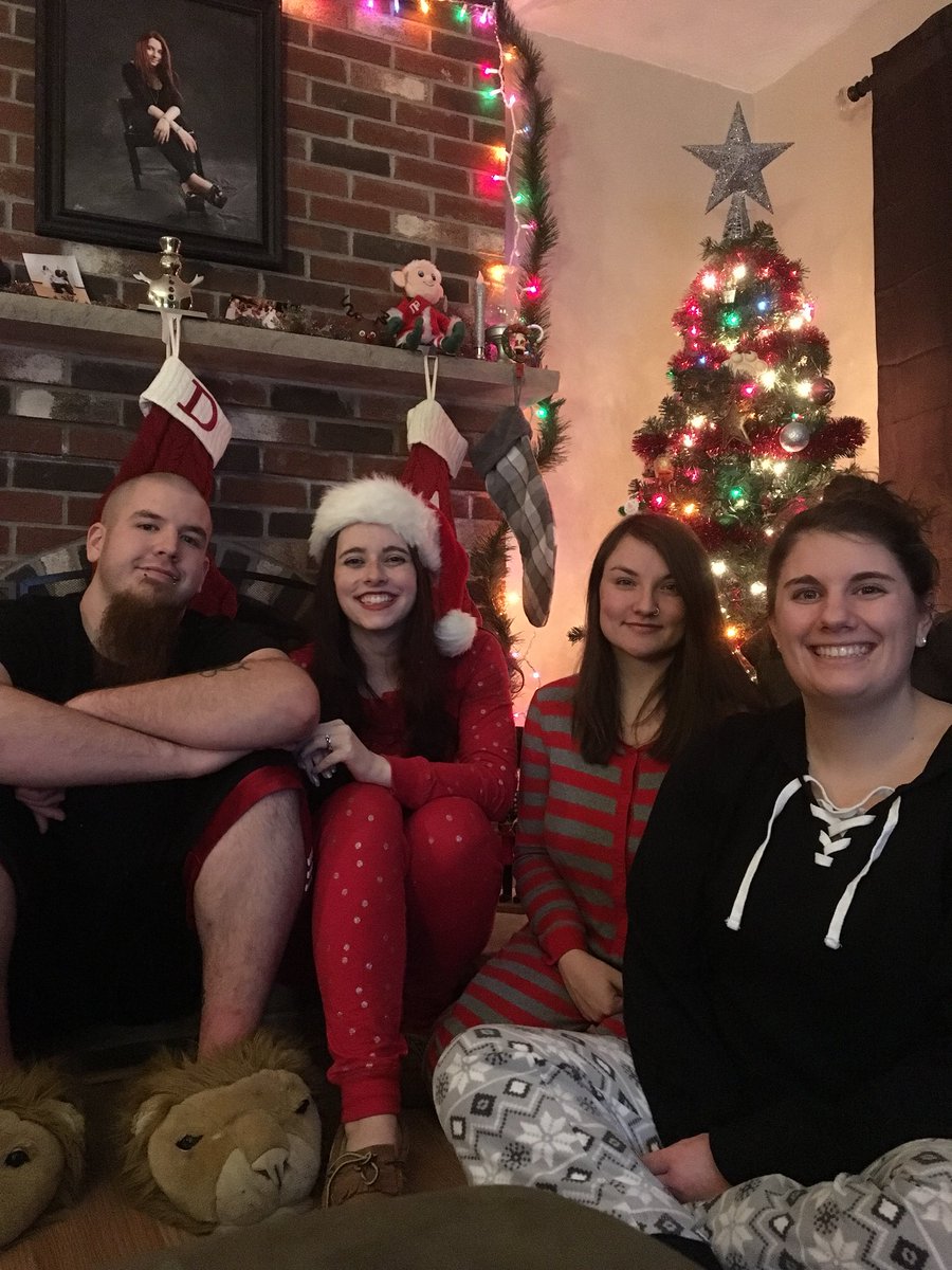 TheBeardedTs's tweet photo. Does the holiday season just eat up all of your time?? We can’t believe Christmas is on MONDAY! We’ve been designing and following up with orders. Sorry for being MIA. Here’s the #beard and his many wives. Who knows which one The Wife is? https://t.co/UmpREgrFR1