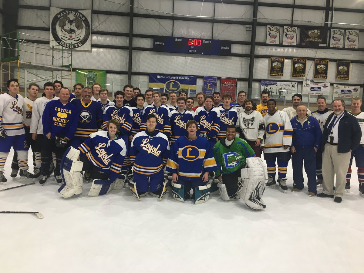 IceHockeyDons's tweet photo. Varsity Dons and Alumni Dons
@LoyolaDons @DonsNation @LoyolaBoosters @A_Day_Loyola 

#RDR #Donsforever https://t.co/wGQl5WeqdO