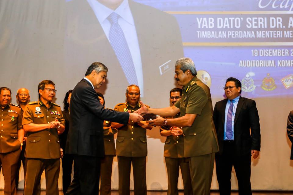 kamarudin_rapig's tweet photo. Sepanjang Majlis Perhimpunan Bulanan Kementerian Dalam Negeri yang dihoskan oleh RELA Malaysia @FriendsOfKDN @relamalaysia @Zahid_Hamidi @alwi_ibrahim59 @zulkifliabidin #RelaMalaysia #SetiaBerbakti https://t.co/3VVTTbNqqZ