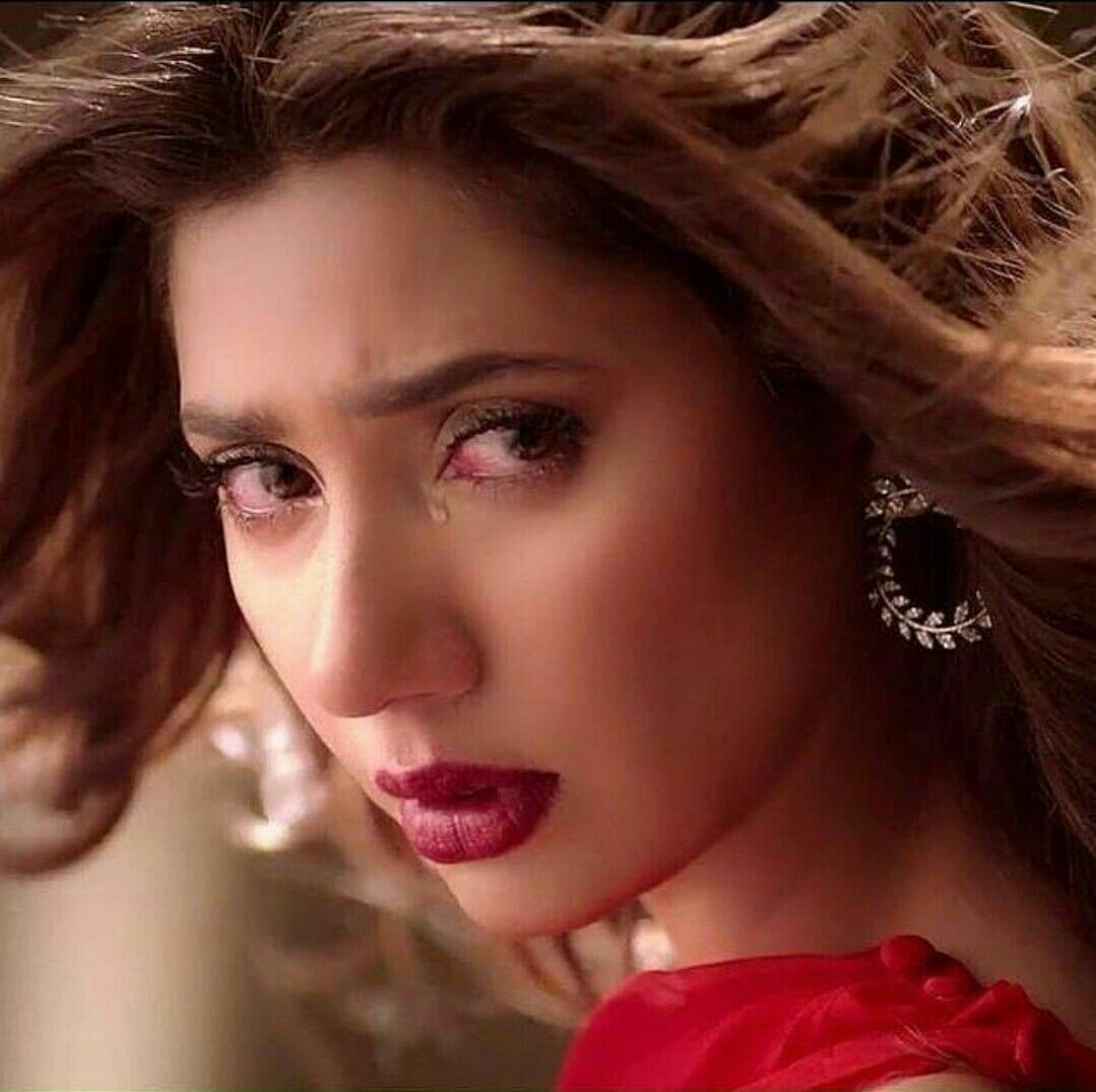 21st Dec 
Celebs Birthday Today 
STARS STARDOM 
Happy Birthday to Mahira Khan!!! 