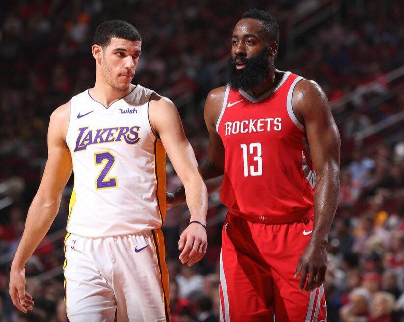 ComarcaDeporte's tweet photo. Un equipo de @Lakers plagado de talento y juventud, le corta racha de 14 victorias seguidas a los @HoustonRockets lleno de experiencia. #ThisisNBA #Asociación ☝️🏀😊 https://t.co/hnwluWg8uu