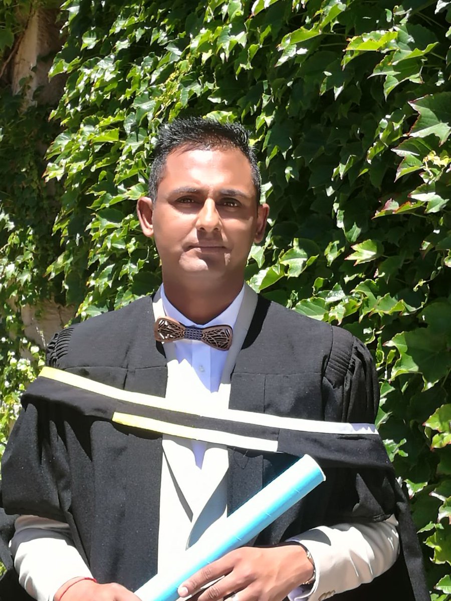 Shalen44098506's tweet photo. #UCTGrad2017 https://t.co/bqANB1x6kU