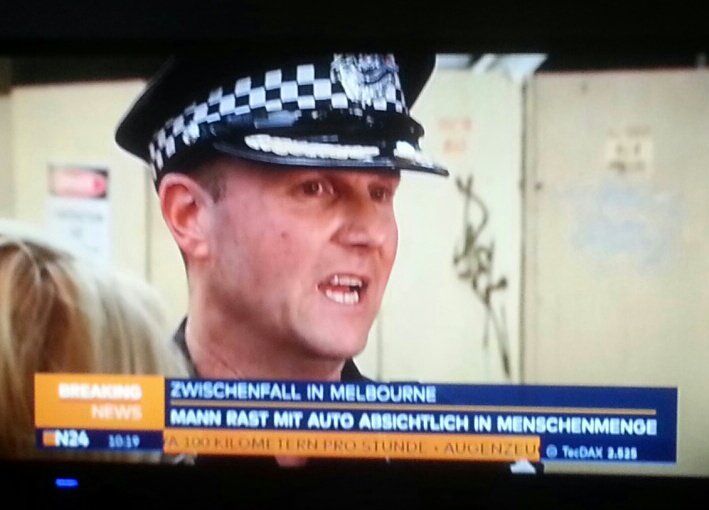 denkfrau's tweet image. #Melbourne 
 #Autoattacke
14 teils sehr schwer Verletzte.
Ursache nicht geklärt.