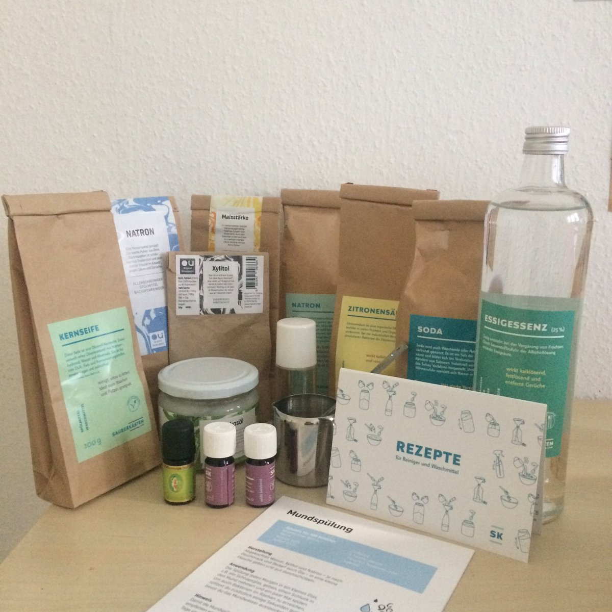 sustainadvent's tweet photo. #Door21 #Selfefficacy: Marmalade, clothes, or your bike – #selfmade or #selfrepaired is sustainable, cheap, and makes you proud. Therefore, whatever you need today, #doityourself today! #sustainableadvent #DIY https://t.co/s45PPUq96r
