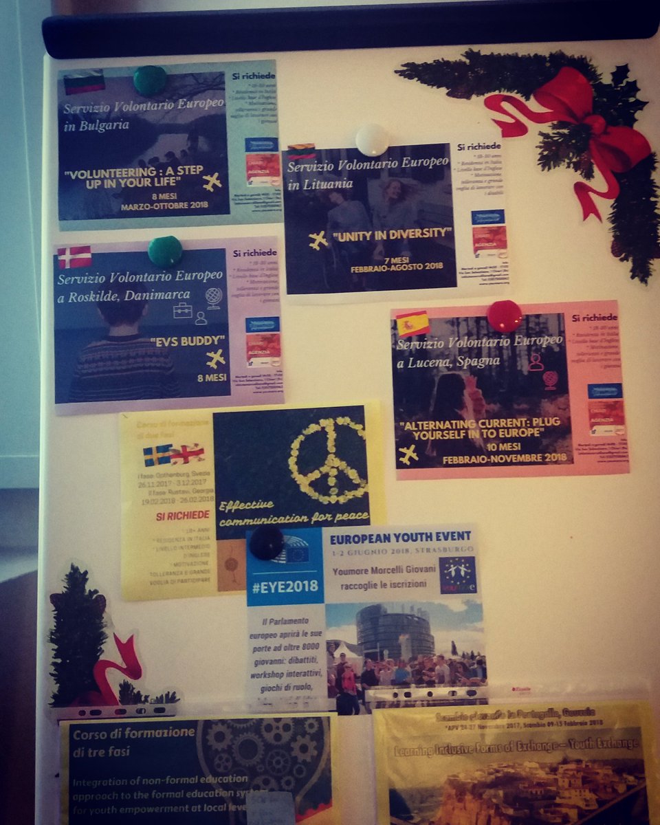 YoumoreChiari's tweet photo. Siamo pronti per le nuove opportunità che ci porta 2018!😎😊✏📚🎊❄⛄
Stay tuned with #Youmore🌏
#Youmoremorcelligiovani
#ErasmusPlus 
#EurodeskItalia https://t.co/cG4QAqibwz