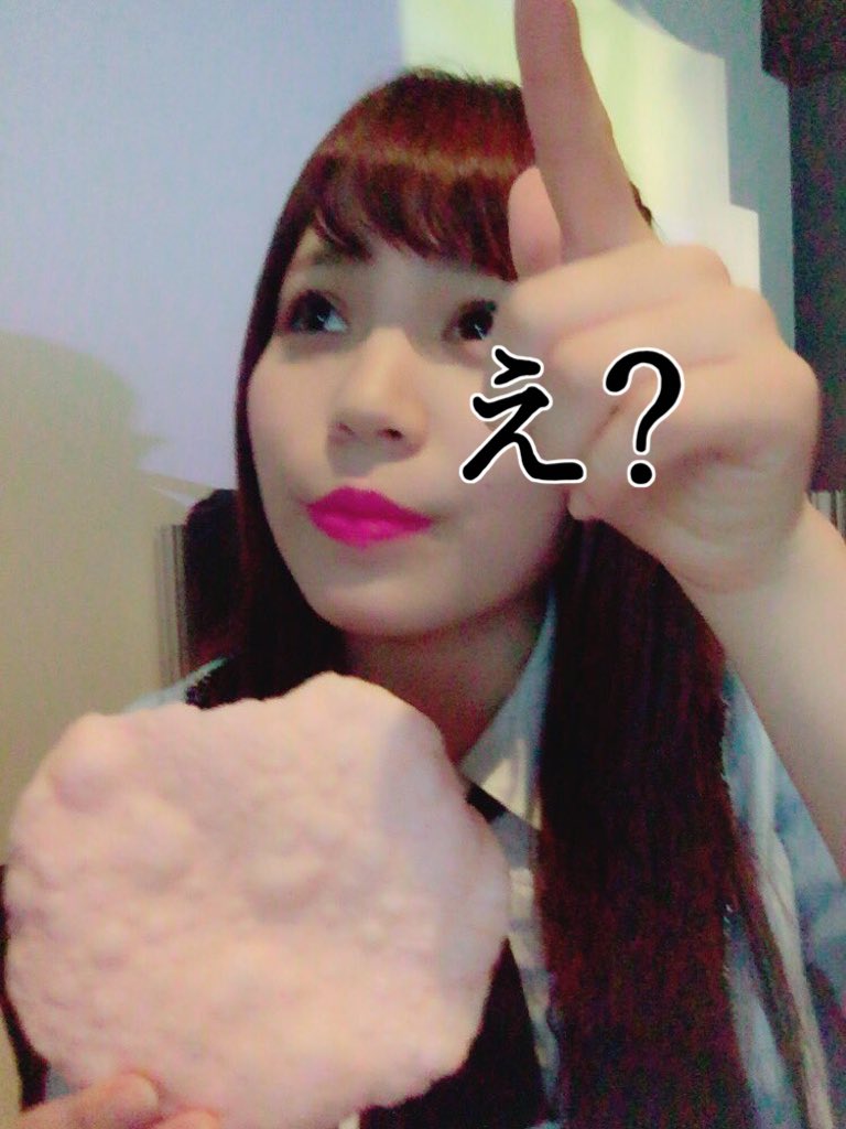 naaa01030's tweet photo. おせんべい食べてる時の盗撮具合がすごい😑ふとした時に撮られる間抜けさ😑✌🏻その後は、盛れるように撮って😍💕と、お願いしてみた(o^^o) https://t.co/QWiY8ieNAA
