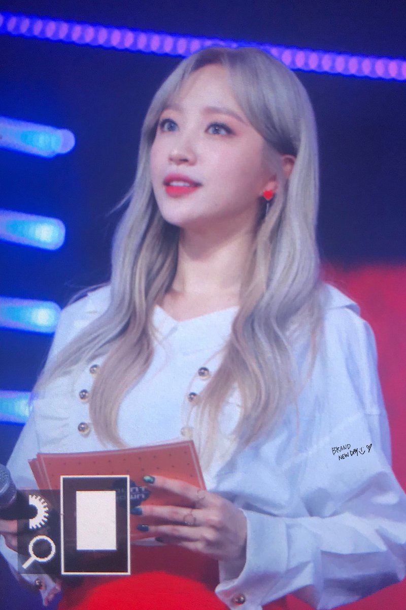BrandNewDay0501's tweet image. 171221 MCD 광주
언니 빤짝빤짝 미모 감사합니다 😊 
#하니 #안희연 #hani #exid