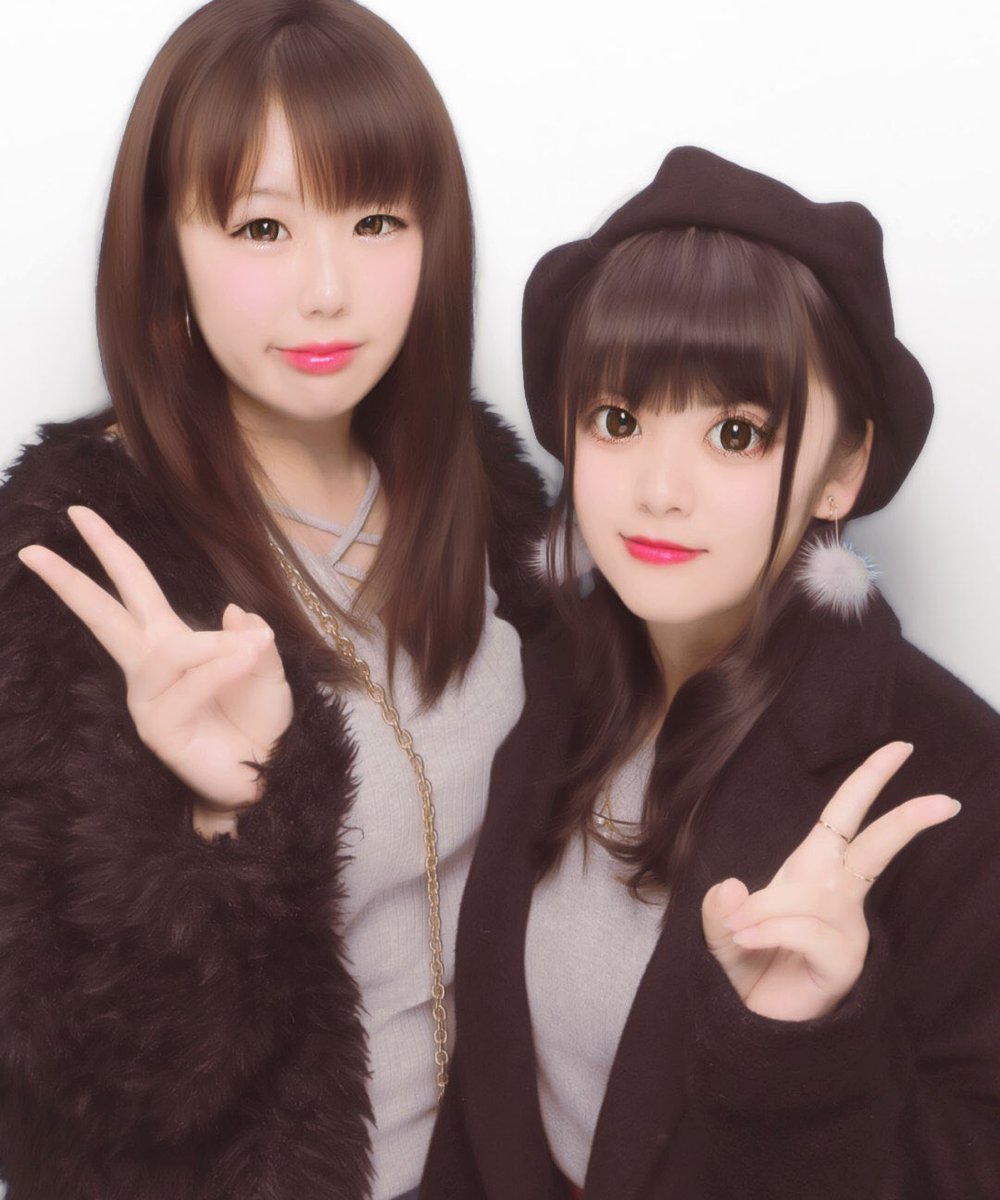 1c2h1i2i's tweet photo. ☺︎12.21☺︎
幼なじみのゆいさんとえいが📽🎞
"8年越しの花嫁"泣けたぁ👰
途中でおじさんのイビキうるさすぎ💥👿
久しぶりすぎて語ること多すぎた笑
とりあえず彼氏をはやくつくれ😑😑
できたら即報告ね❤︎
ガブリチキン無料みたいなもんやった笑
はじめてやったけどおいしすぎた🤤
またあそぼ🙋 https://t.co/WQnlRDJS3q