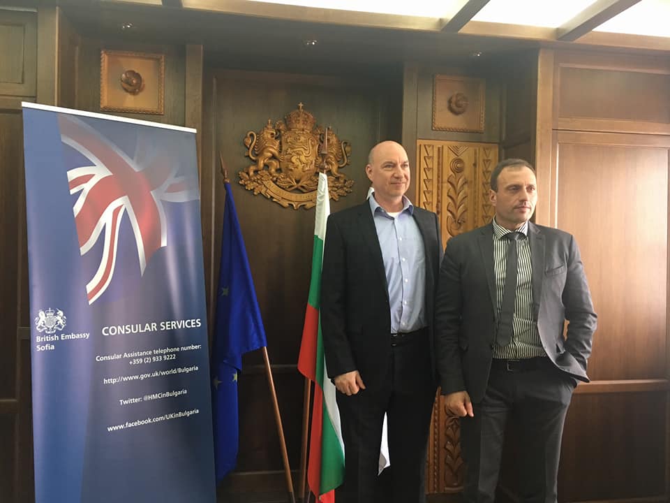HMCinBulgaria's tweet photo. The Consular team had successful and informative meetings with local authorities, tour operators @crystalski Balkan Holidays Winter &amp; management companies in Borovets and Bansko on 19-20 December highlighting safety and security of British visitors. #SkiSafe in Bulgaria. https://t.co/Rz2qZ8mVIn