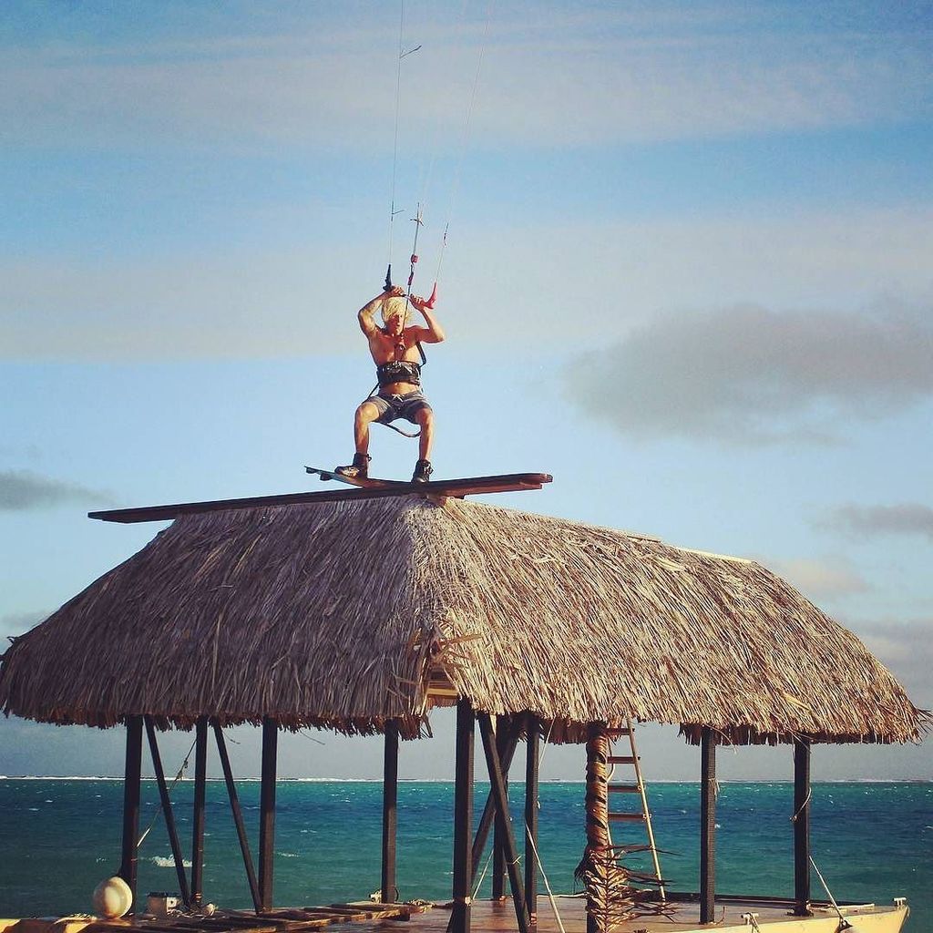 Kitaddict's tweet photo. Slide in Borabora lagoon😉
📷 from @antoinefermonkite --------
#boardshort : NÉO 20'' --------
#KDCsurfwear #KDCboardshort #kitesurf #kitesurfing #sliderparty #borabora #tahiti #polynesie #kitewear #surfwear https://t.co/i7DpHBUV5A https://t.co/oMvvO1CKBW