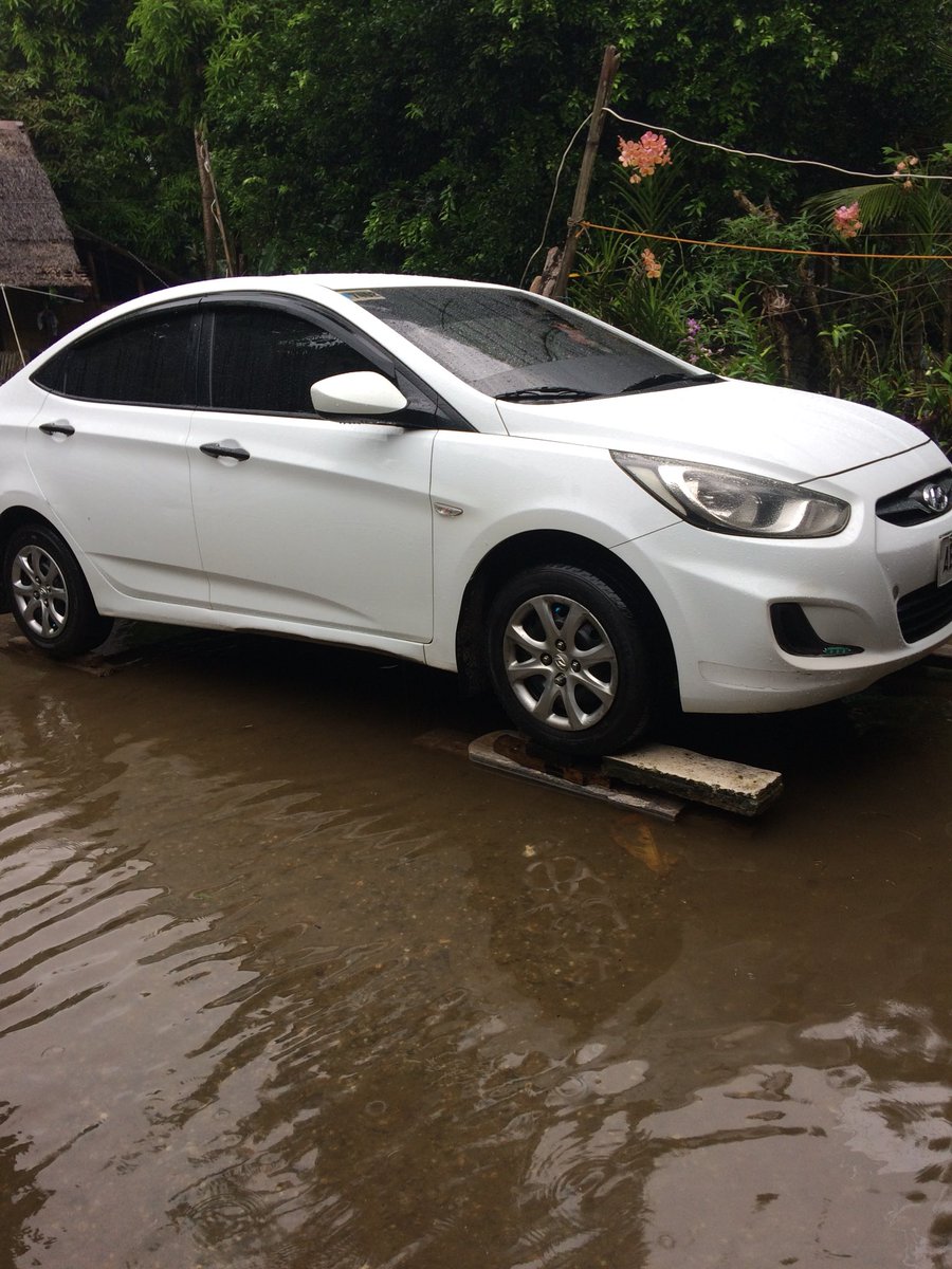 ohlalaEL's tweet photo. Typhoon Urduja pero on duty parin ako. Waterproof po kasi kaming mga Health aid workers.💪 https://t.co/n7D3LTfeSK