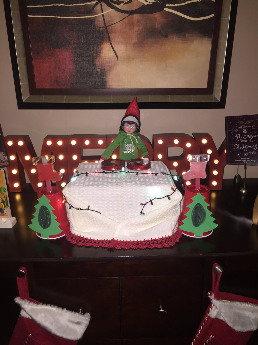 Kdasilva22's tweet photo. DJ Elfsa ! #bestonethisyear @mlasala14 ? #only4more #mightmisstheelf ..... https://t.co/HJ3Ifgry1a