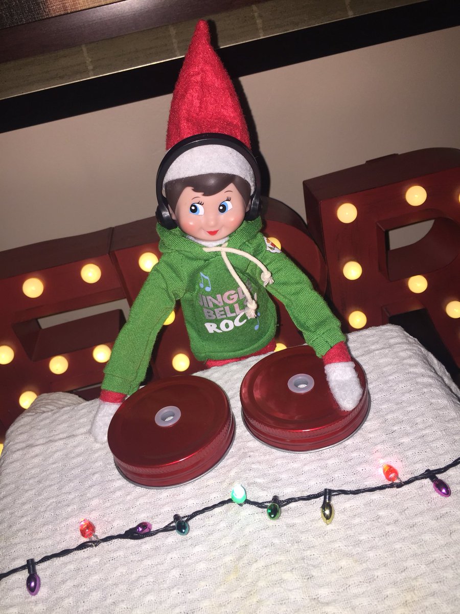 Kdasilva22's tweet photo. DJ Elfsa ! #bestonethisyear @mlasala14 ? #only4more #mightmisstheelf ..... https://t.co/HJ3Ifgry1a