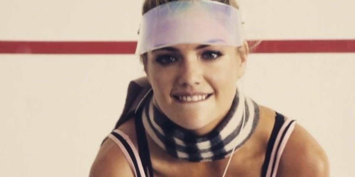 케이트 업톤이 수영복에 하이힐을 신고 테니스를 칠 수 있다는 걸 증명하다 huffp.st/k9uY6rg