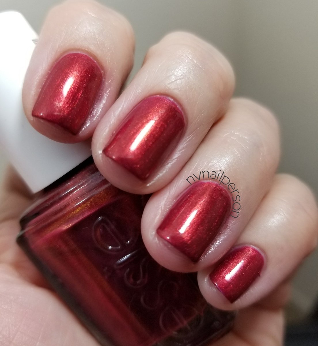 nvnailperson's tweet photo. #notd #nailpolish #Essie #RingInTheBling #Winter2017Collection #EssieLove @essie https://t.co/gE8UqmvIvo